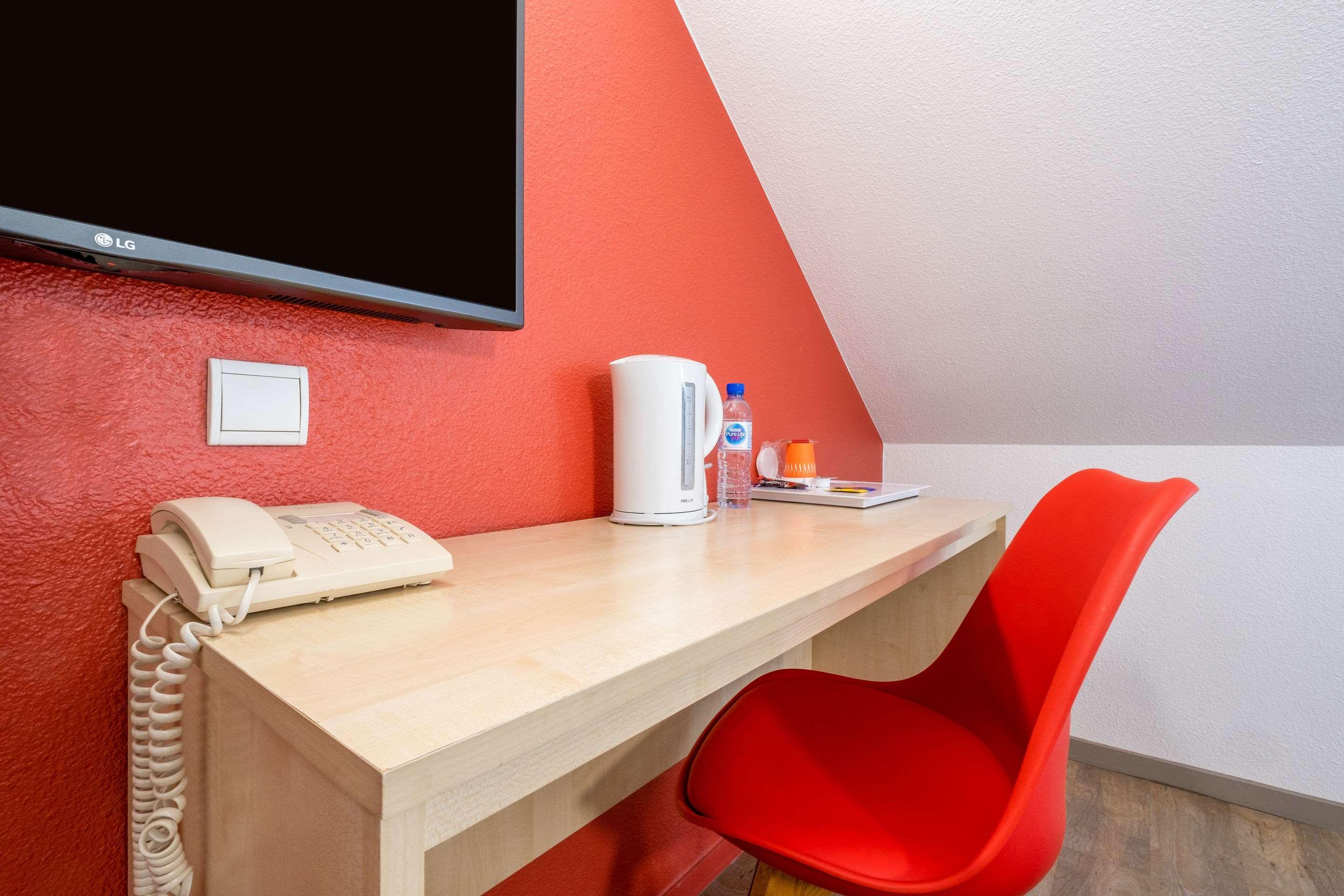 Comfort Hotel Étampes Eksteriør bilde