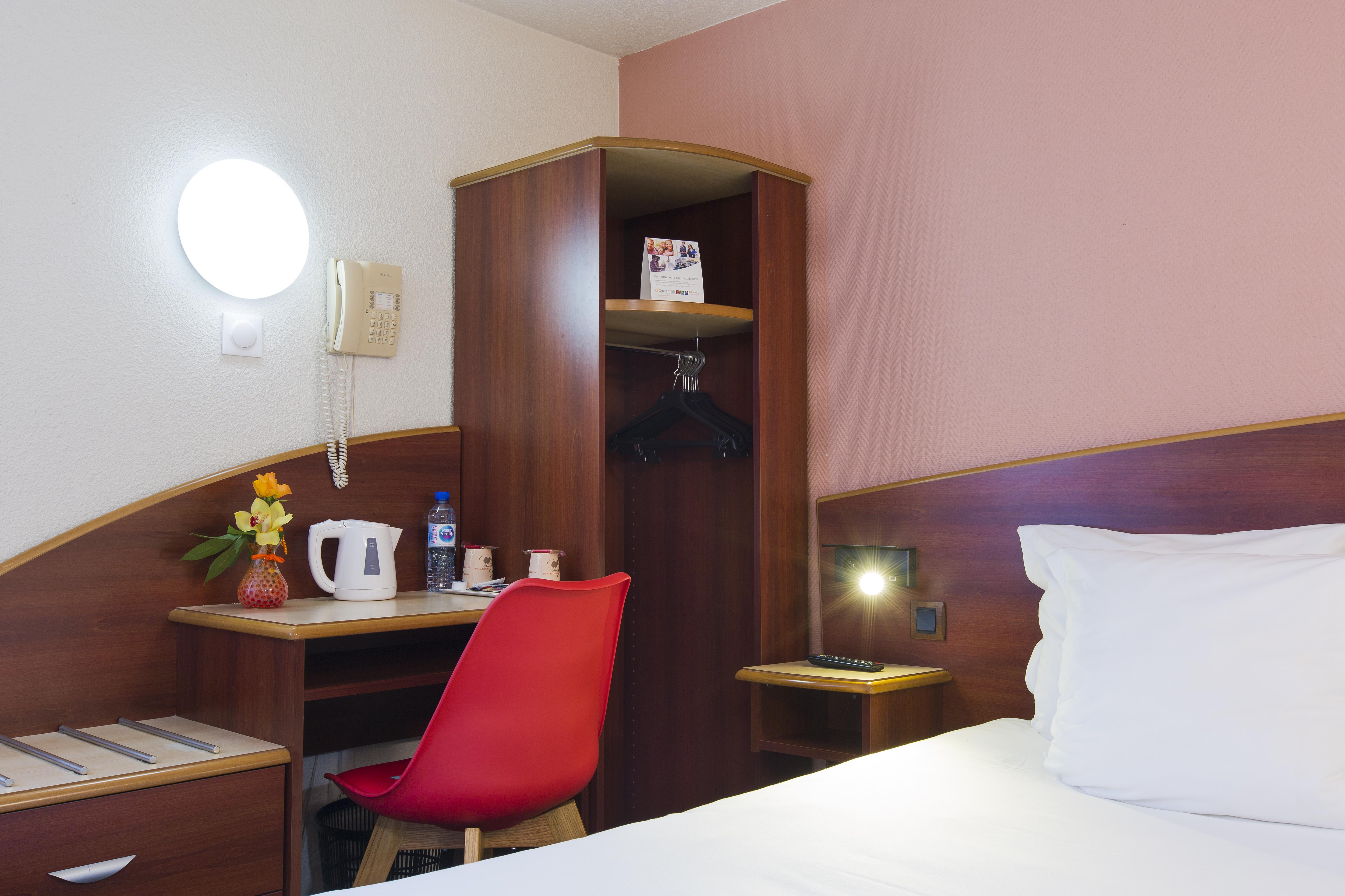 Comfort Hotel Étampes Eksteriør bilde